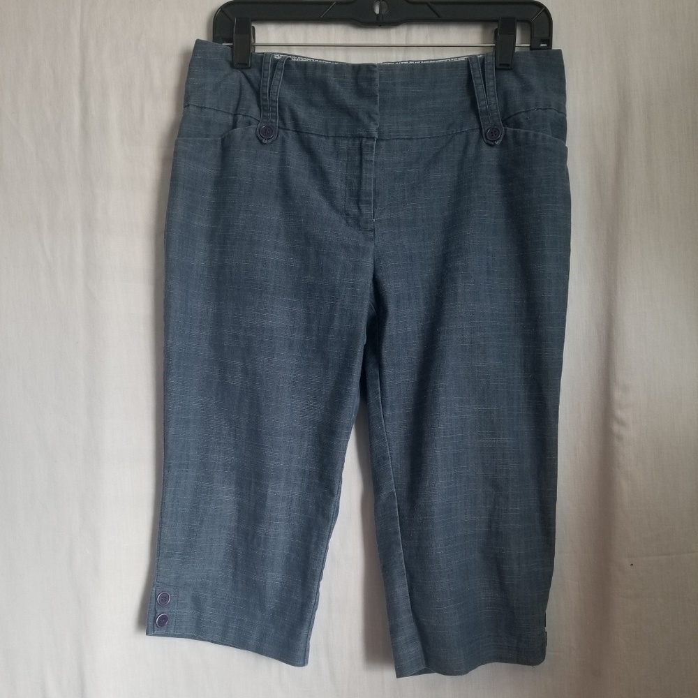 🔥SOHO Apparel Ltd. Capri Pants Size 8